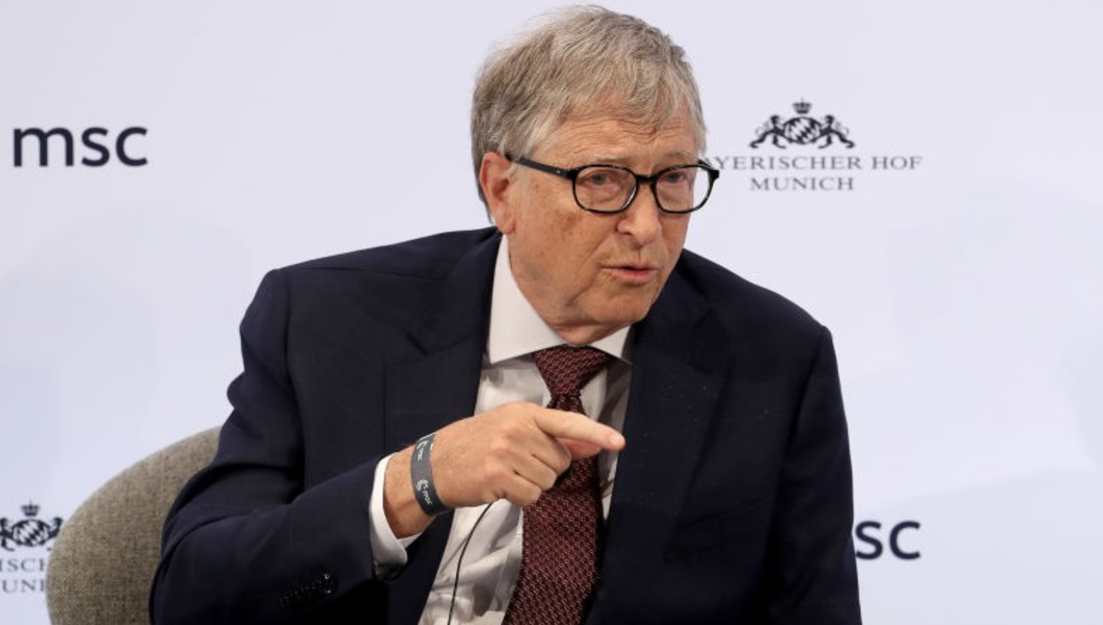 Bill Gates Wants to Create a 3,000 Person Social Media Unit to Quash “Vaccine Misinformation”