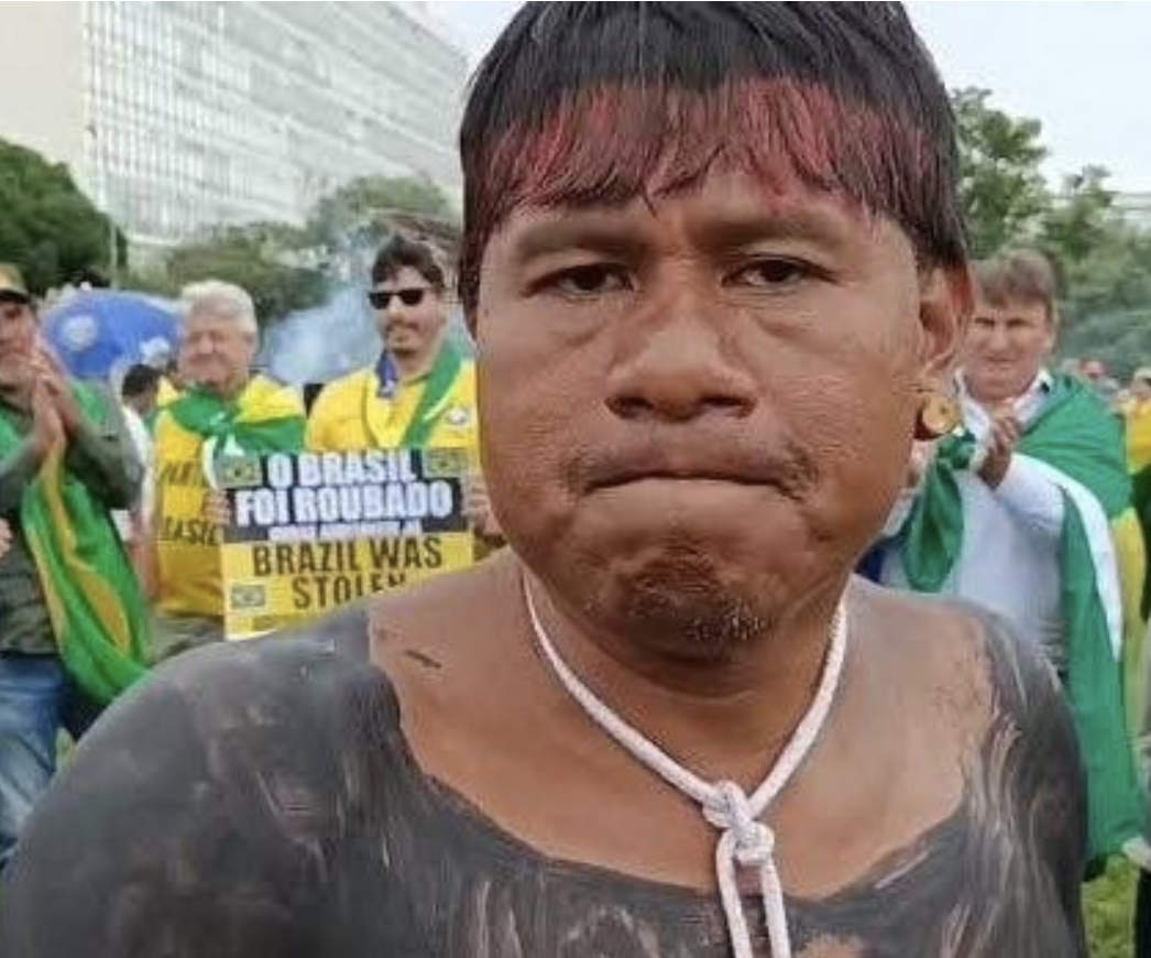 BREAKING: Police Violently Assault and Arrest Indigenous Protest Leader Sererê in Brazil – His Wife Begs Authorities for Assistance! Protesters Surround Police Station!