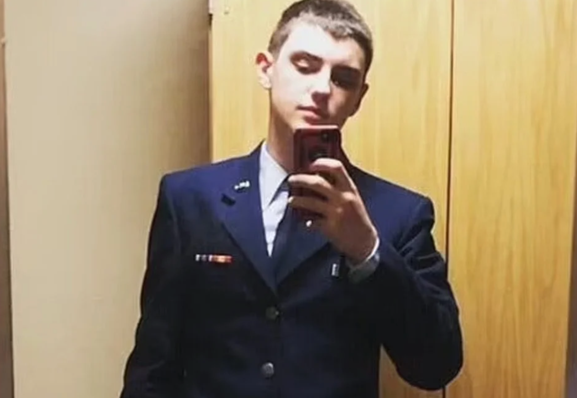 Leaker of Ukraine Classified Documents Reportedly Arrested – An Air National Guardsman – NY Times Arrived at House Before the Feds